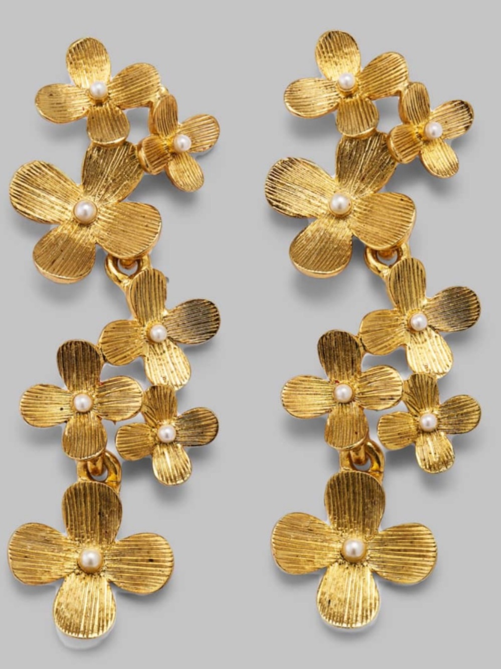 Oscar de la Renta • Gold Hydrangea Crystal Pearl Cascade Earrings - Picture 9 of 10